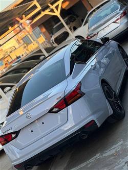 نیسان ئەلتیما